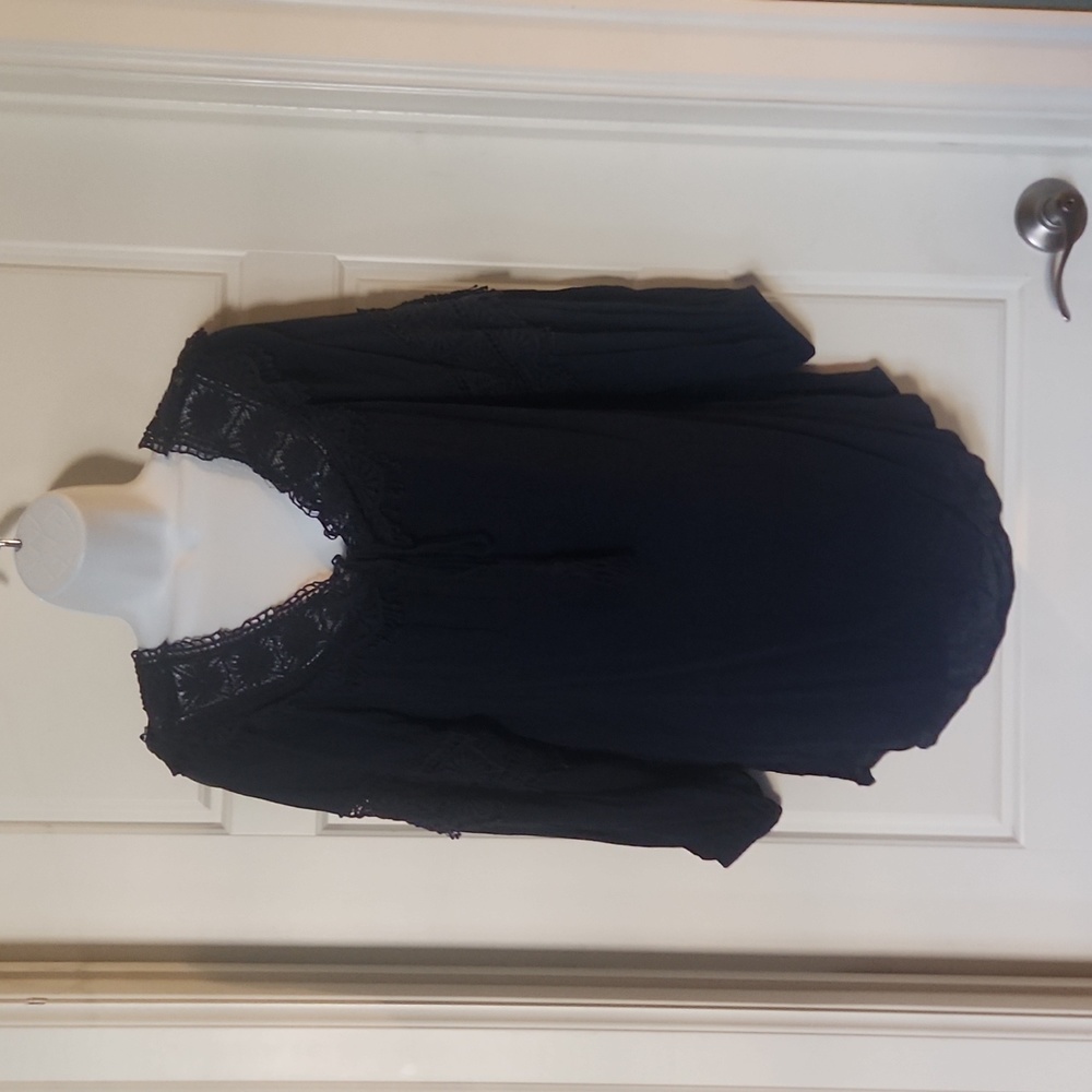 Ella Moon Blouse With Lace Accents